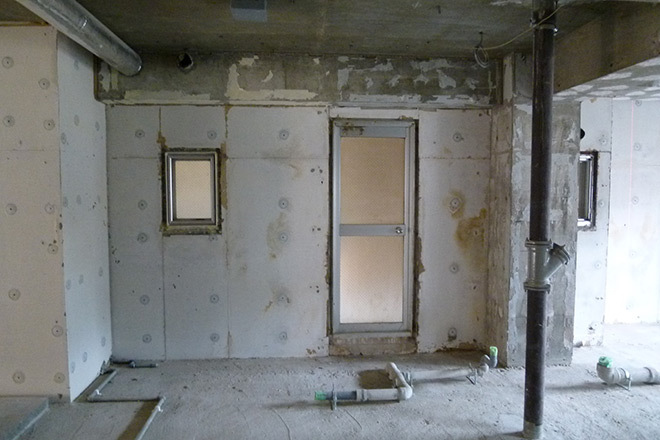 解体を進めて「スケルトン」に