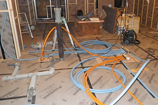 ヘッダー工法で高品質な給排水管工事を実施